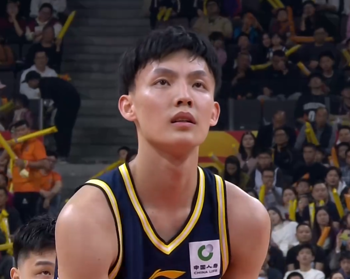 世界杯客户端升级说明-广东今日早报！徐杰完成国家队报到，杜锋官宣高升，小崔复出预告